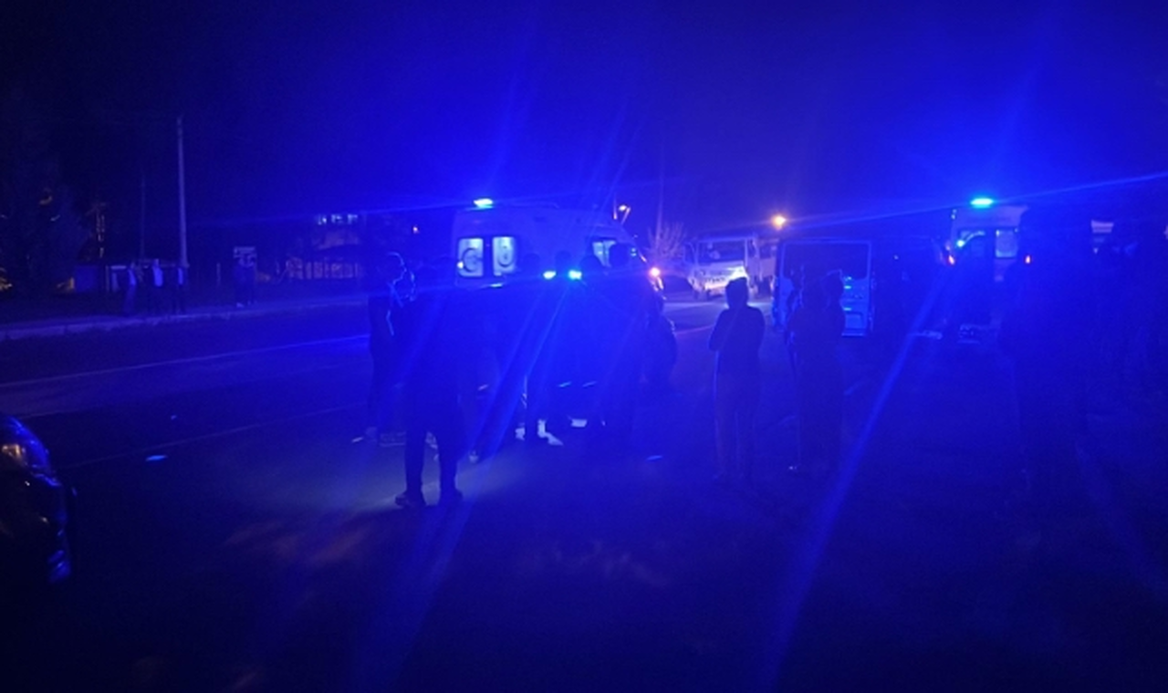 Alkollü Sürücü Kamyonet ile otomobili biçti