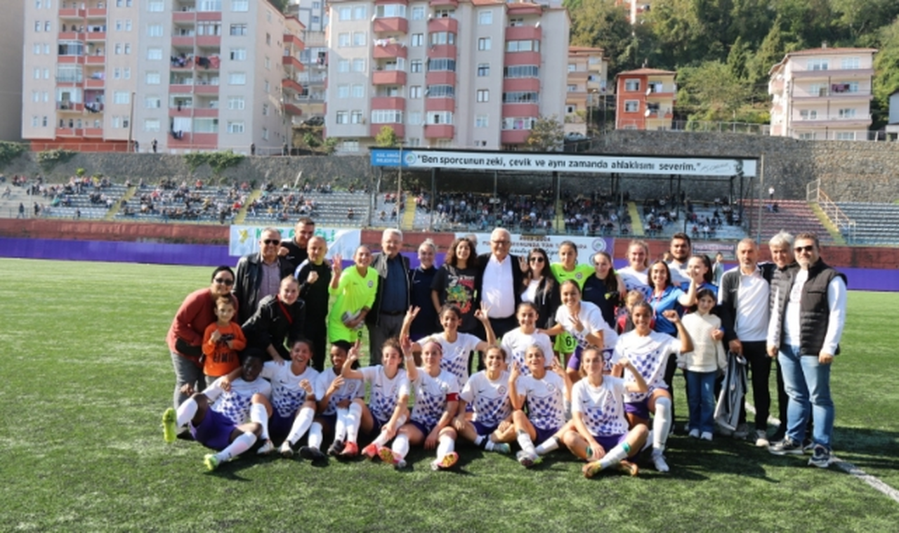 Altın kızlar 3 puanı 3 golle aldı