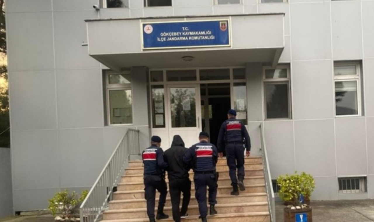Bu suçlardan aranıyorlardı! 12 şüpheli kıskıvrak yakalandı