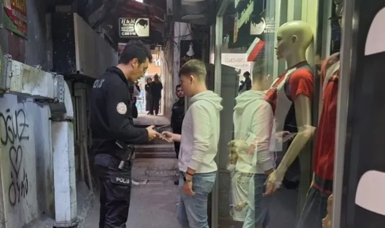 Ekipler Toptancı sokağında!