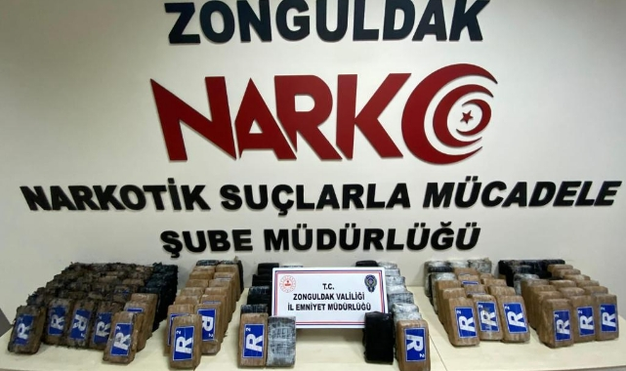 Gemi mürettebatı tutuklandı.. Tam 141,5 kilo kokain!