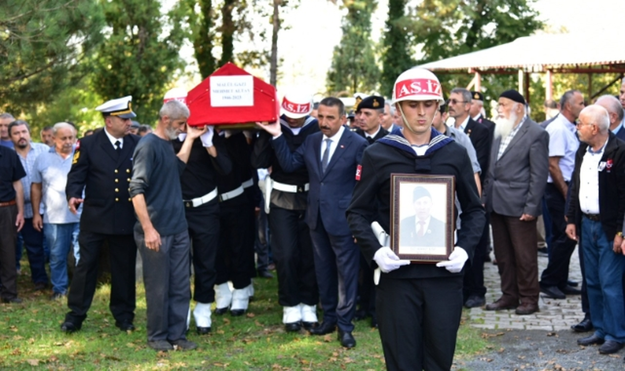 Kıbrıs Gazisi Mehmet Altay son yolculuğuna uğurlandı