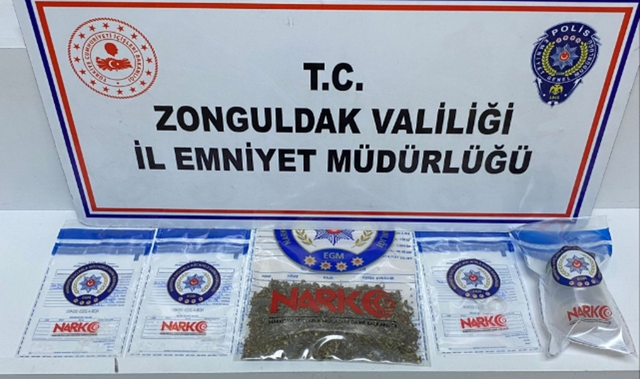 Ölümcül etkiye sahip uyuşturucuyla yakalandılar