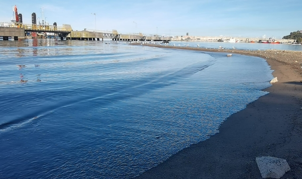 Seyir terasının önü kumsala döndü!