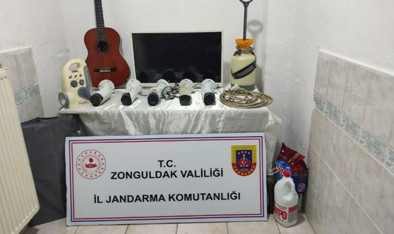 Eve giren hırsızı jandarma yakaladı!
