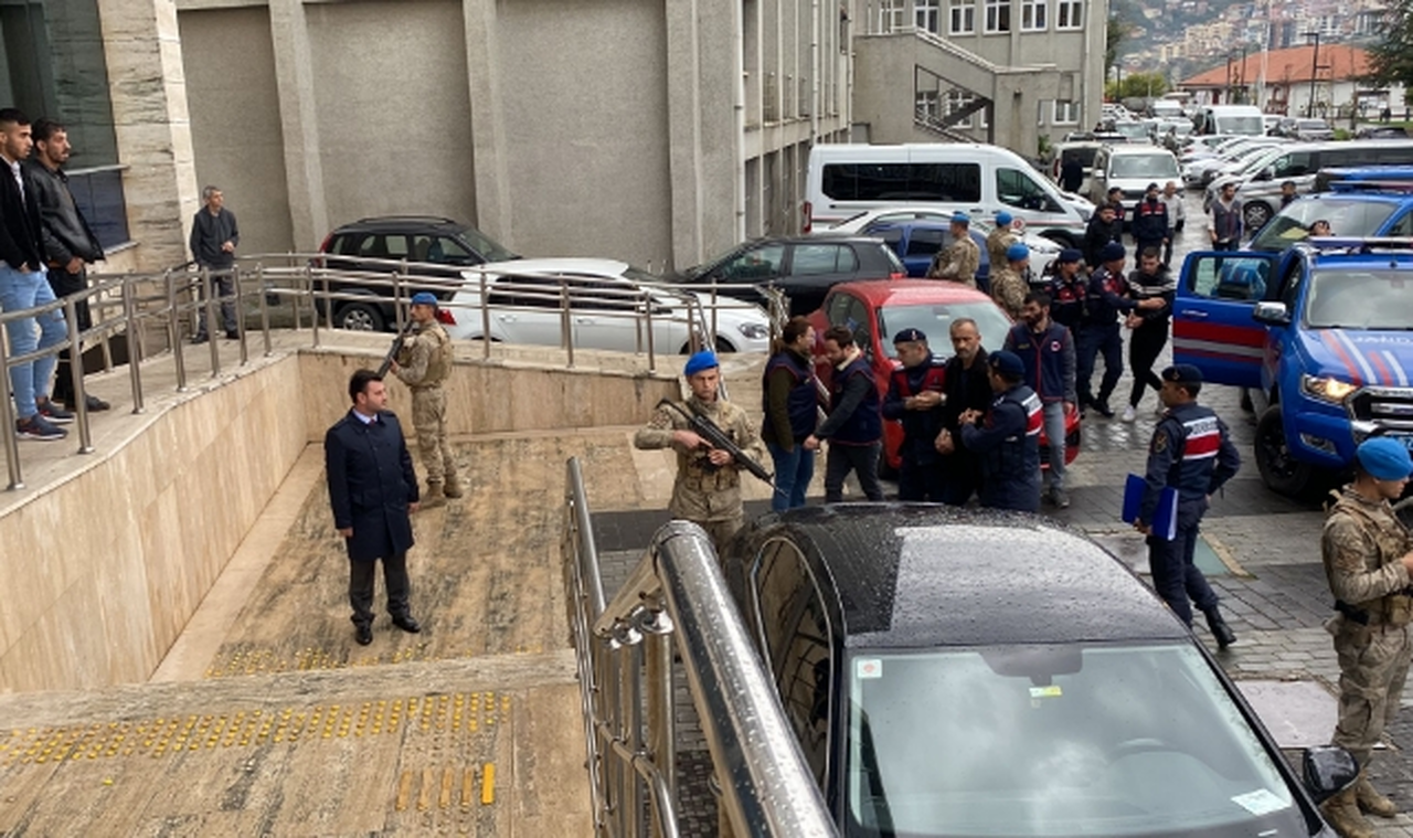 Yanmış ceset bulmacası: 6 şüpheli adliyede!