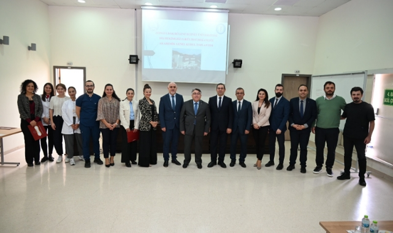 ZBEÜ Rektörü Özölçer, Diş Hekimliği Fakültesi'nin Akademik Yılı Toplantısında