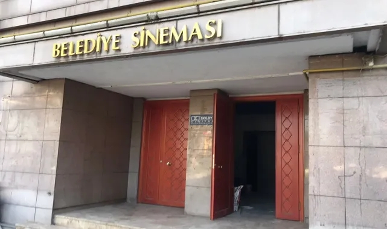 Belediye Sineması, 10 yıl sonra 'perde' diyor!
