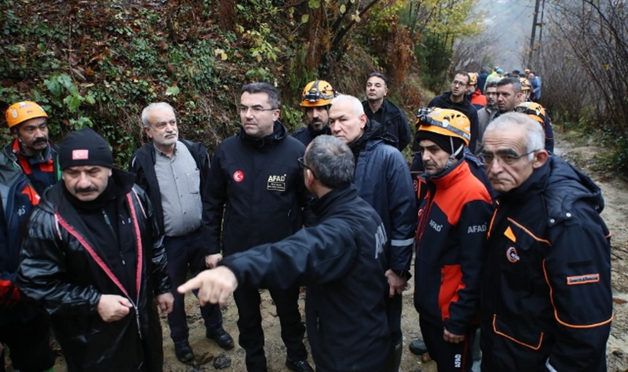 Heyelanda kalan 2 kişiden birine ulaşıldı!