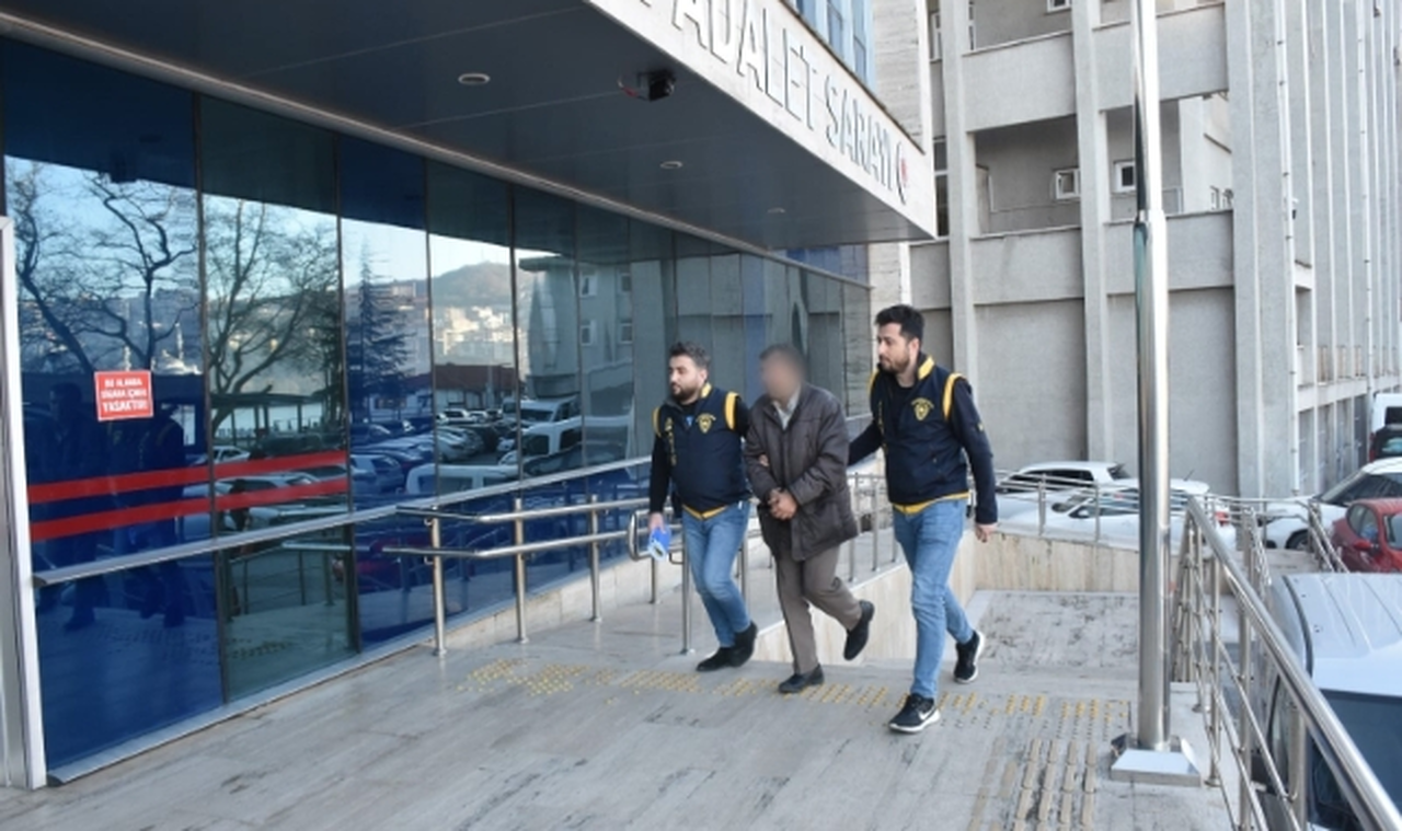 Swinger operasyonu! İnternetten tanıştığı çiftlere böyle teklif etmiş...
