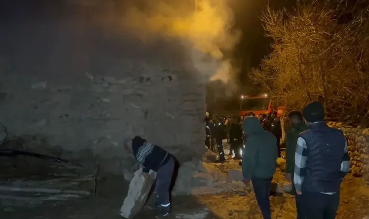 Yaşlı kadın öldü, gelini dumandan zehirlendi