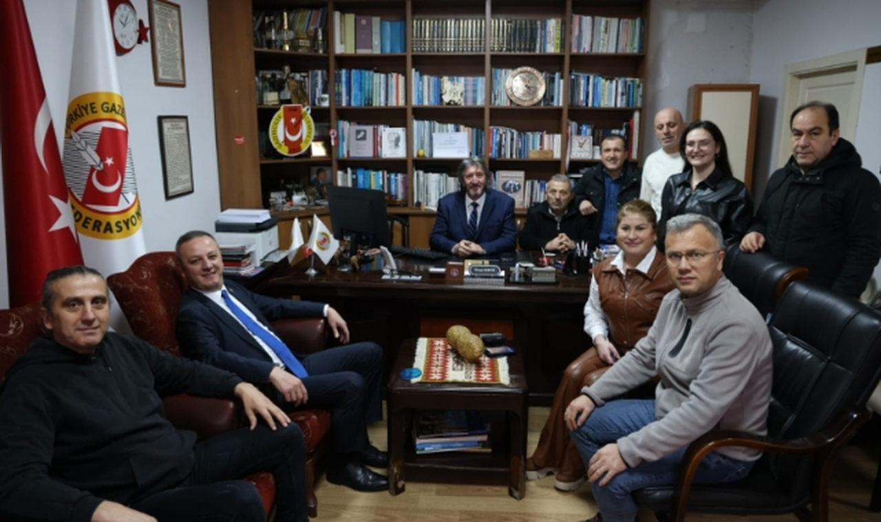 Alan, "Halk olayları sizin kaleminizden öğreniyor”