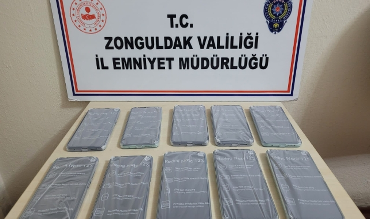 Kdz. Ereğli'de operasyon!  Çok sayıda telefon ele geçirildi