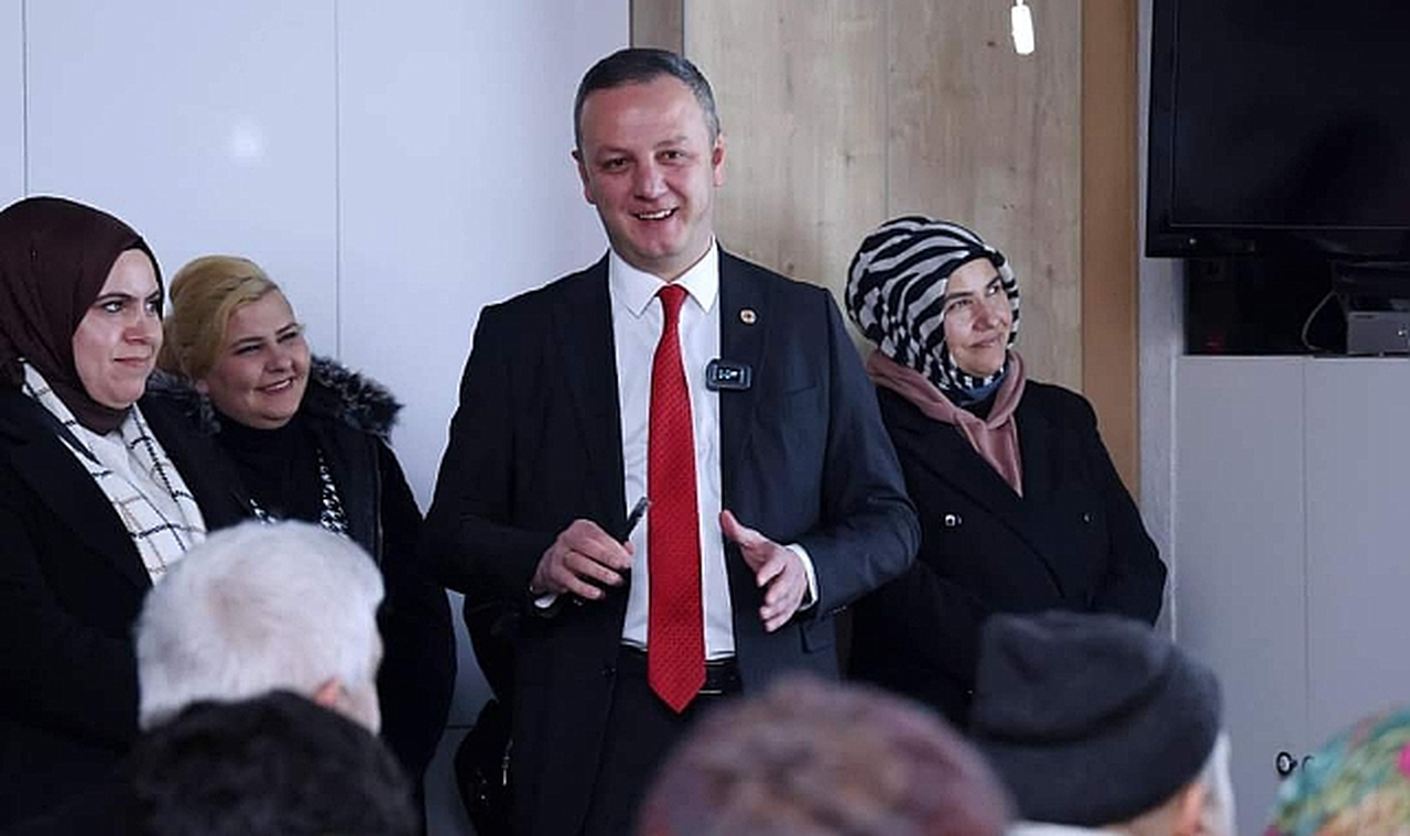 Karaelmas salona sığmadı