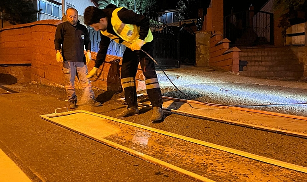 Yaya Geçidi Çizgileri Yenileniyor