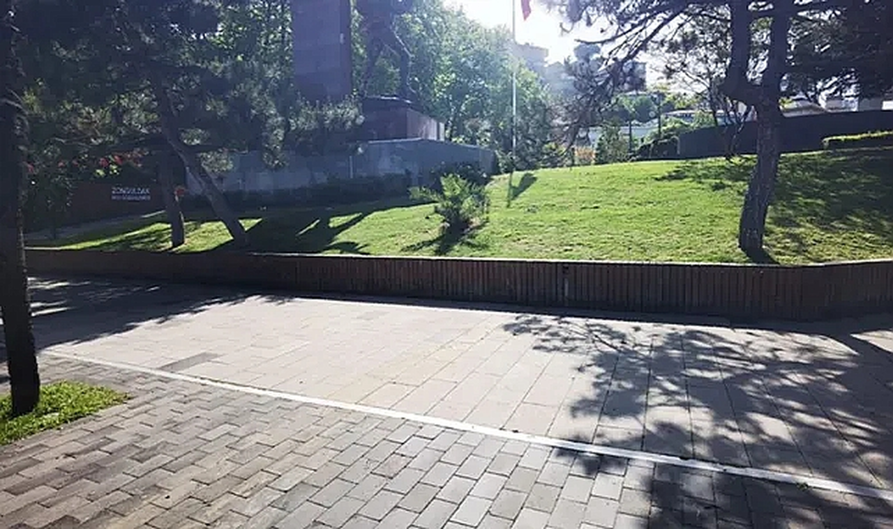 Başkan Erdem talimat verdi büfe kaldırıldı!