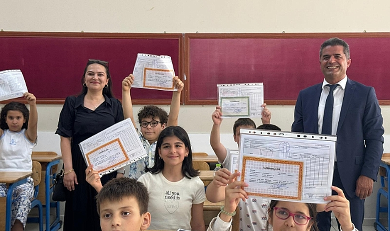 90 bin öğrenci karne sevinci yaşadı