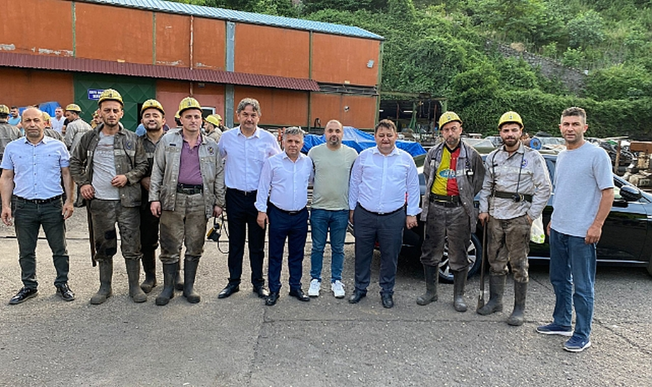 Madenciyle bayramlaştılar