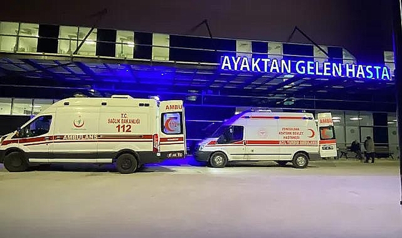 Milli maçı izlerken parmağı koptu