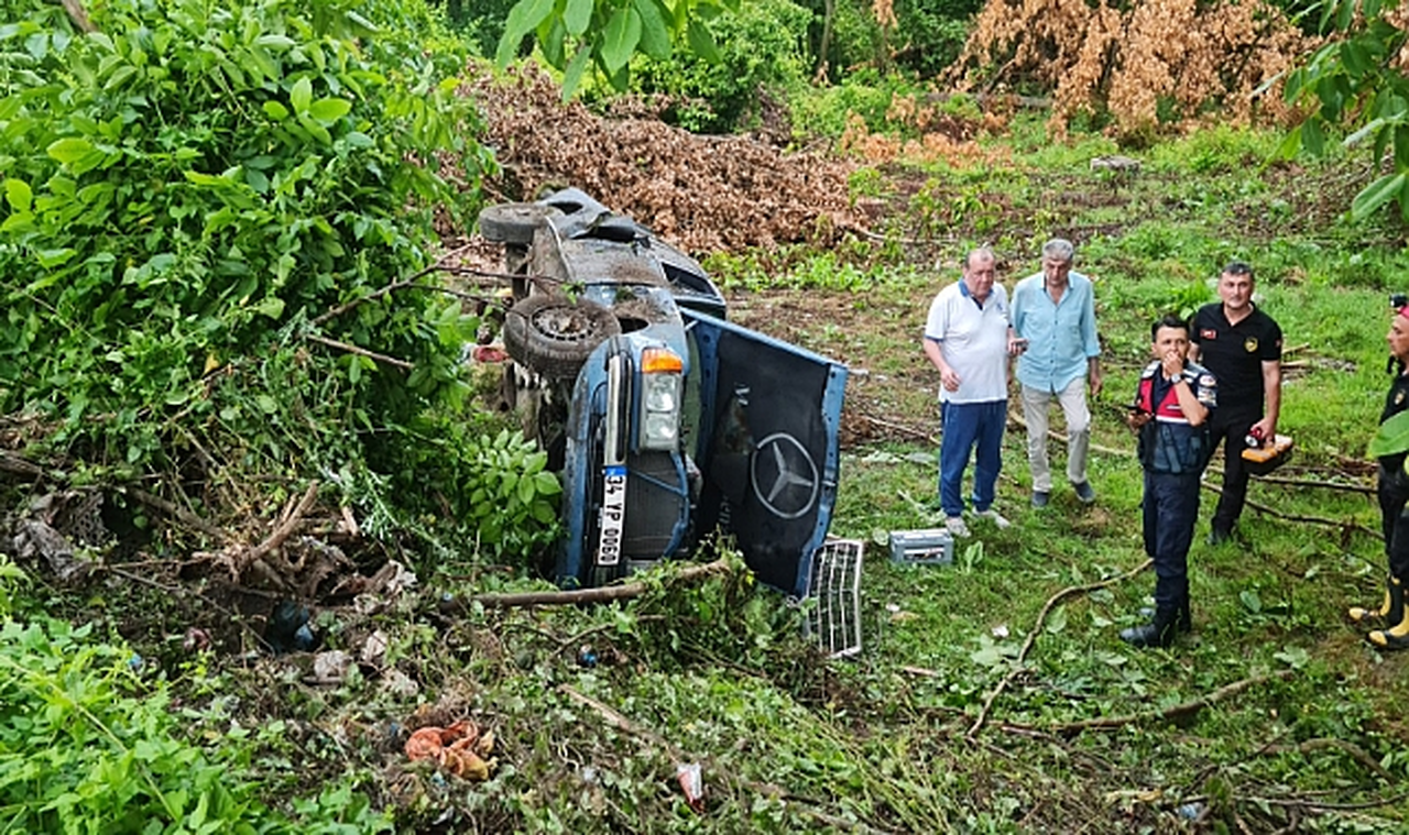 Otomobil uçuruma yuvarlandı 2 yaralı!