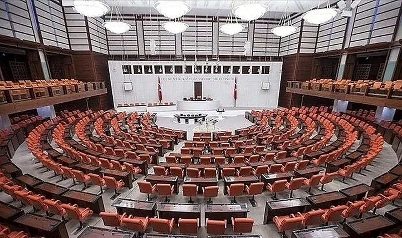 En düşük emekli maaşı 12 bin 500 lira oldu