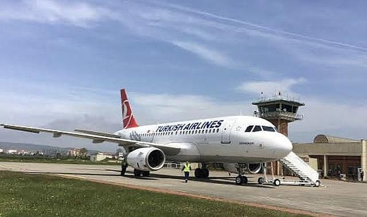 Zonguldak havalimanında uçak arıza yaptı yolcular mahsur kaldı!