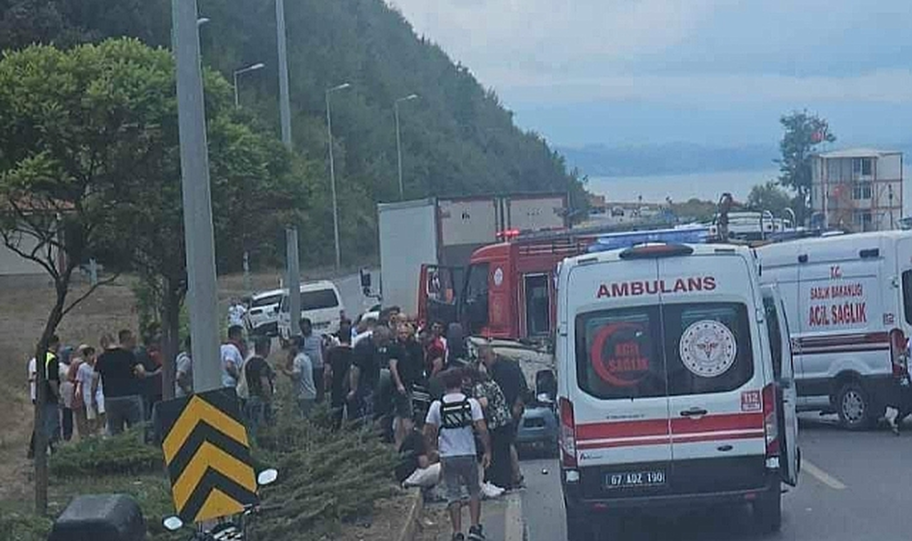 Alaplı'da feci kaza! Sürücü öldü, otomobildekiler yaralandı...