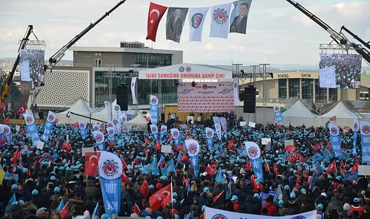 İşçi ve emekliler sokağa çıkıyor... Türk-İş Zonguldak'ta açık hava mitingi düzenleyecek..