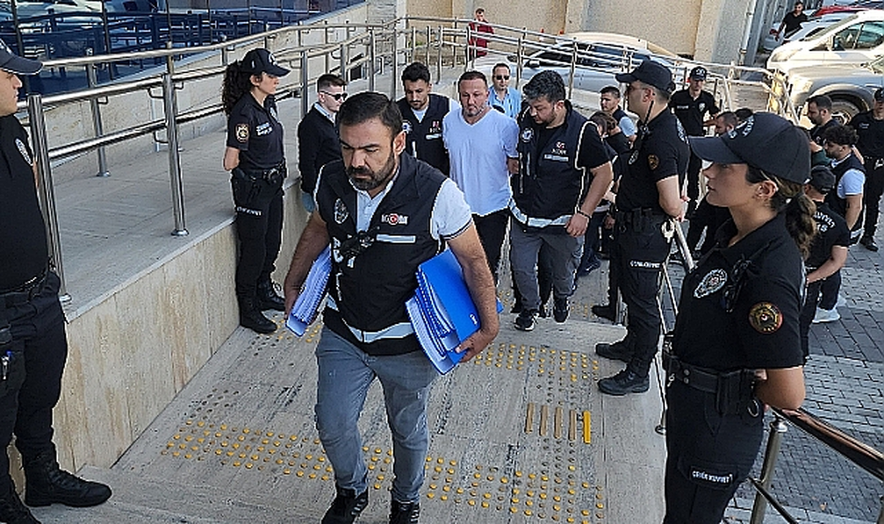 Kundaklama olayının şüphelilerinden 4'ü tutuklandı