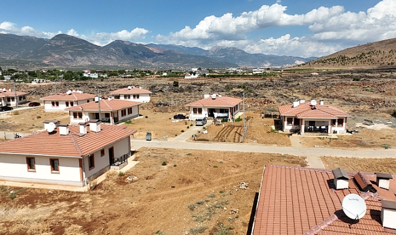 Depremzede Köyler Yeniden İnşa Ediliyor: Yıl Sonuna Kadar 30 Bin Köy Evi Teslim Edilecek