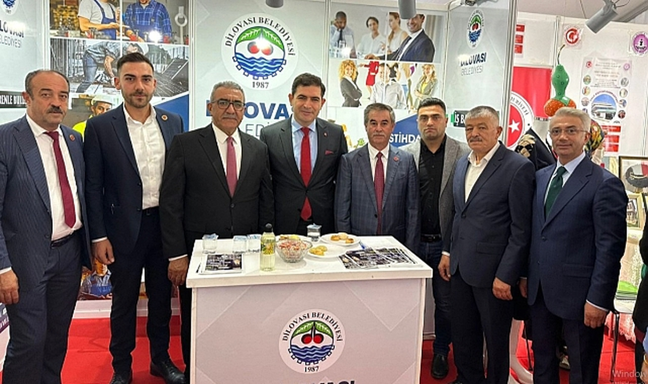 Dilovası Belediyesi İstihdam Standı'na Yoğun İlgi Gözlemlendi
