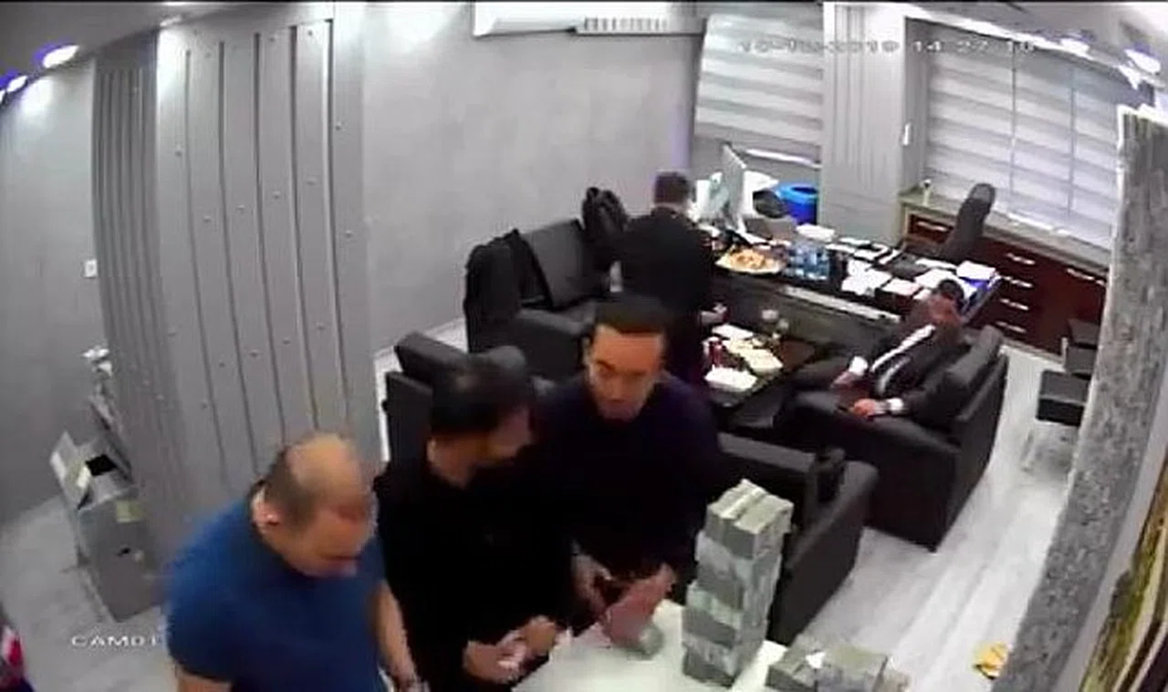 Kaftancıoğlu katılmadı! CHP'nin 'para sayma' davası başladı: Mahkeme ara kararını açıkladı