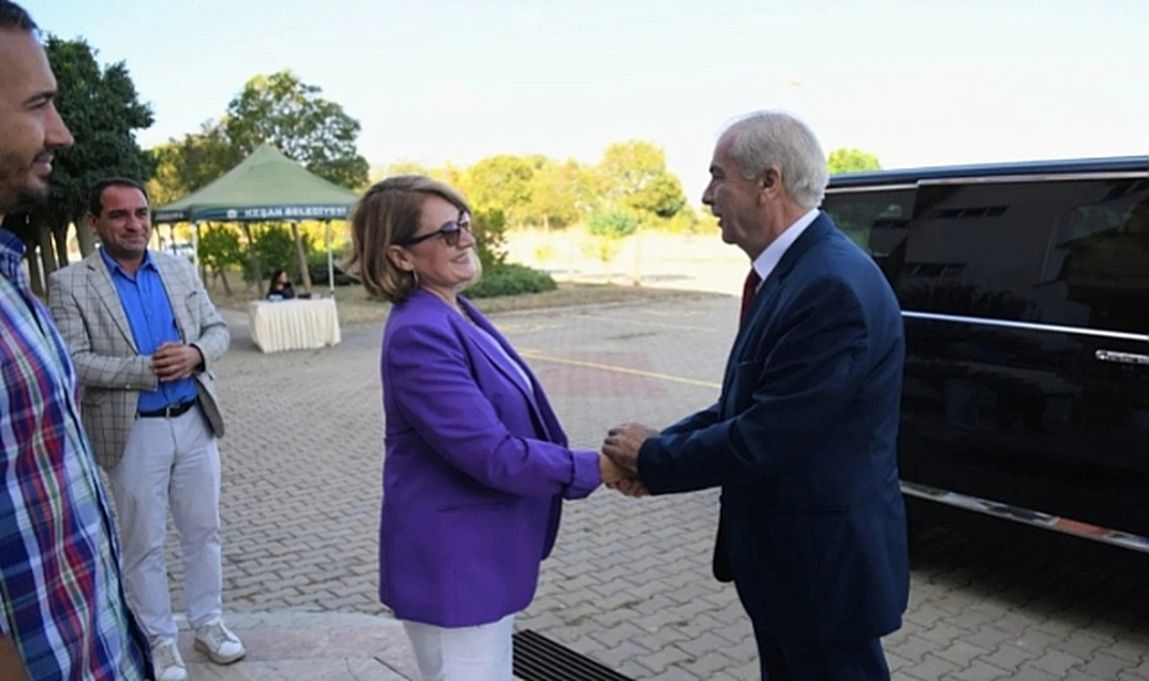 Keşan Belediye Başkanı Mehmet Özcan, Prof. Dr. İlknur Kumkale’yi Ziyaret Etti