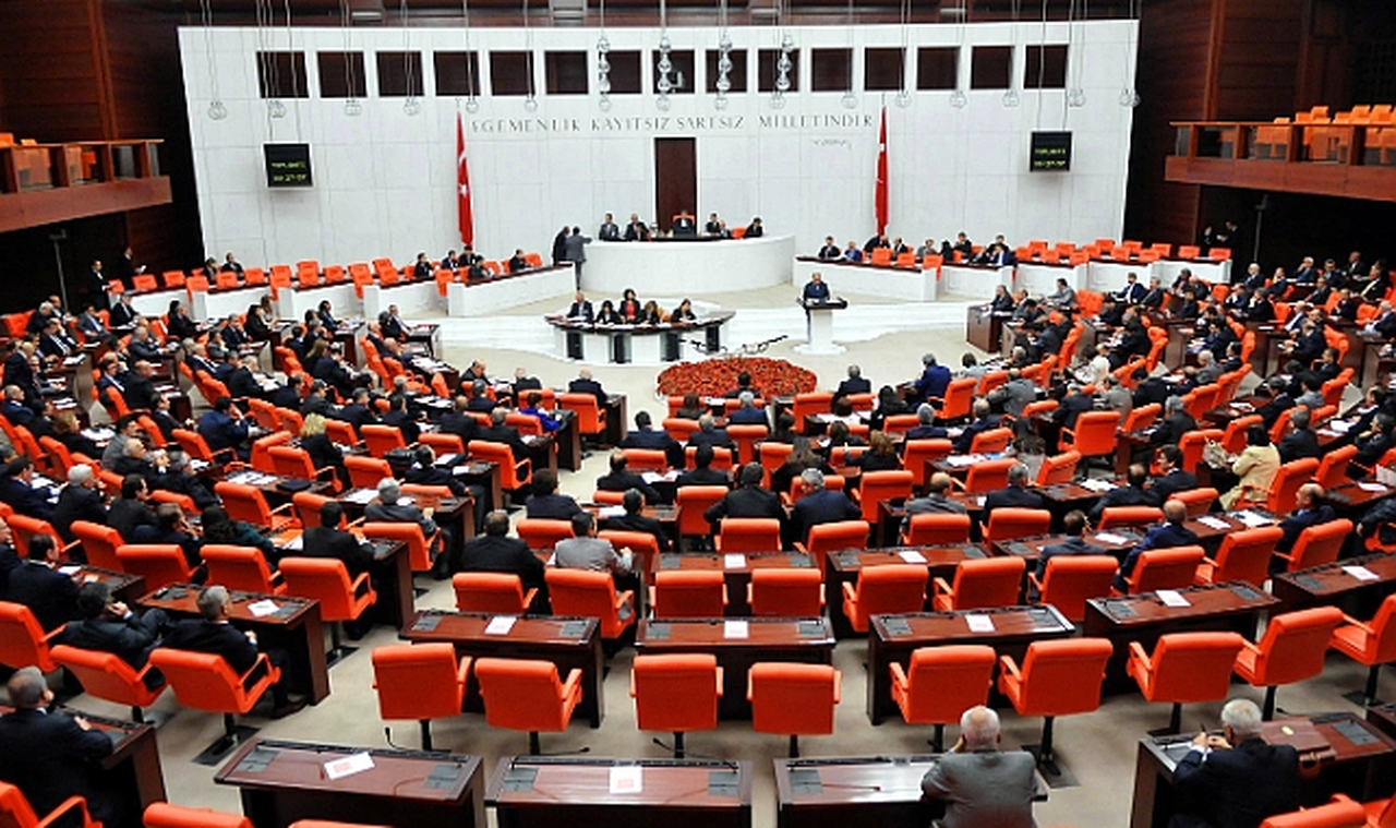 Meclis yarın açılıyor: Yeni dönemde gündemde neler var?