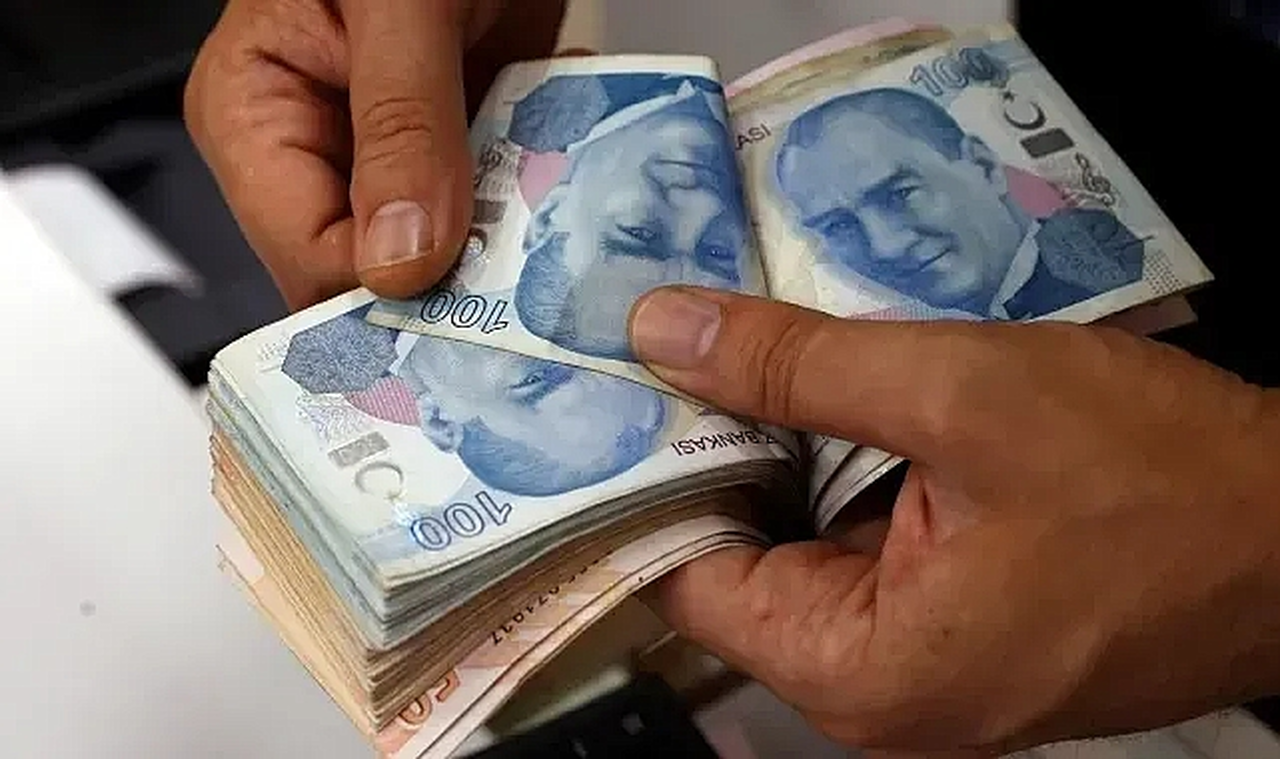 Özel sektör ve kamu maaşları arasında makas açıldı: İşte en yüksek devlet memuru maaşları