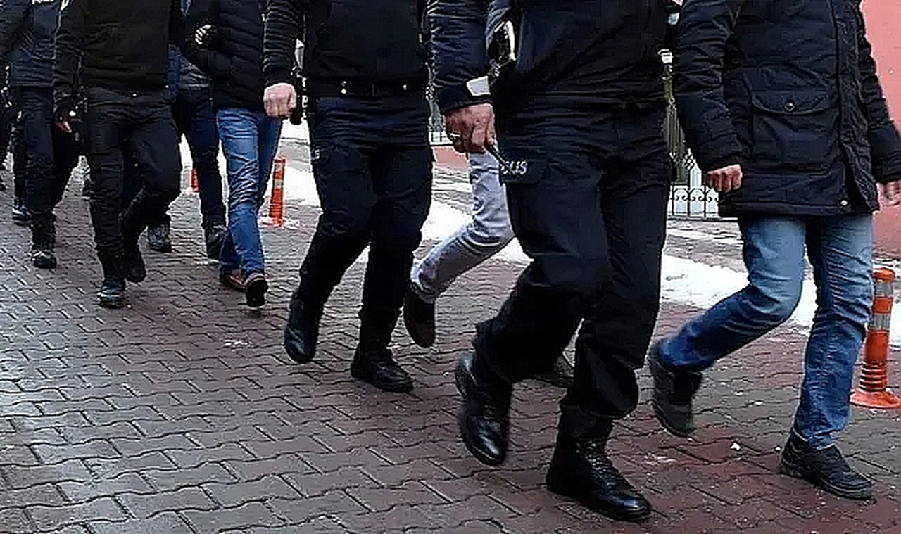 81 ilde göçmen kaçakçılığı operasyonu