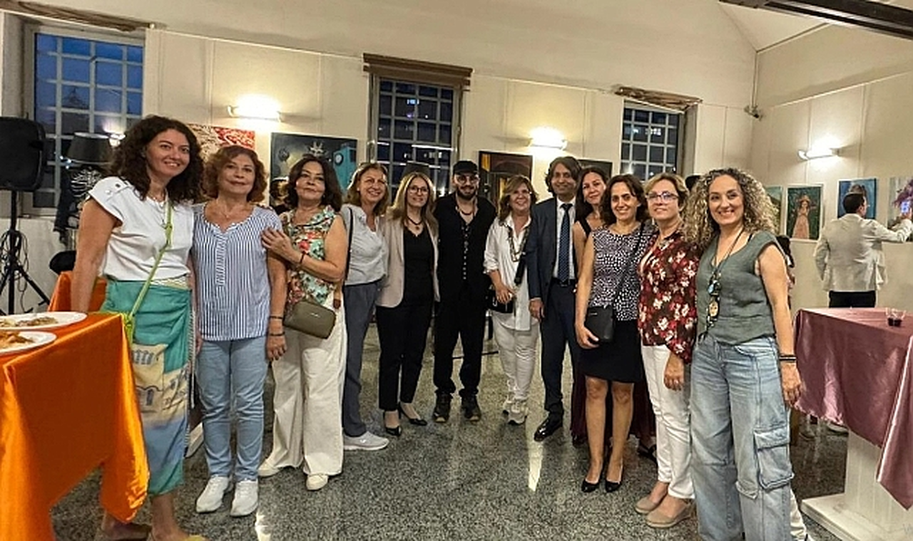 Bakırköy Belediyesi Kursiyerleri Eserleriyle Sergiyi Renklendirdi