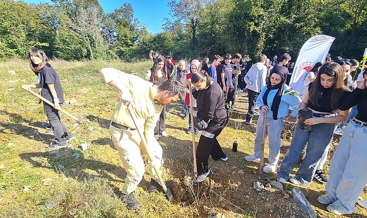 Bilim Şenliğinde Fidan Dikim Çoşkusu