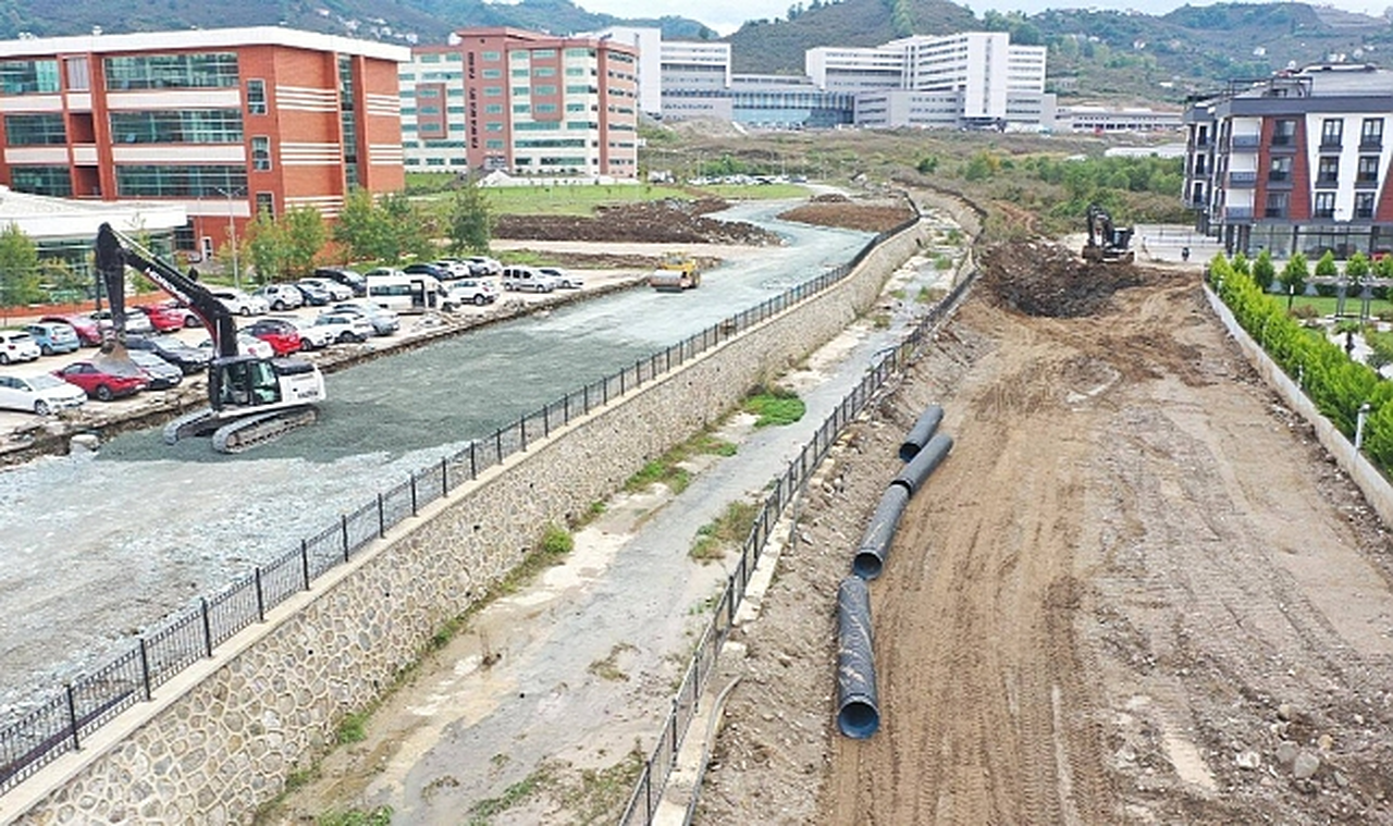 Büyükşehir, Ordu Şehir Hastanesi'nin Yolunu Yapıyor