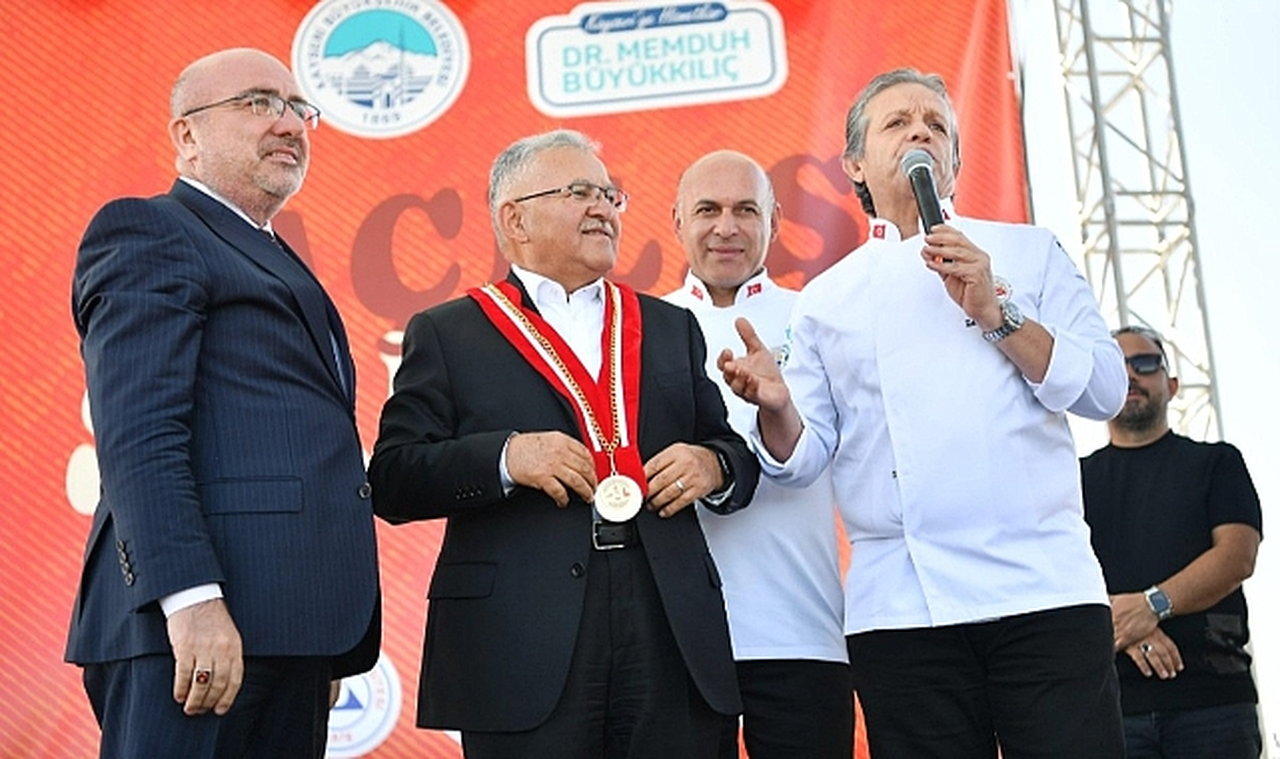 Gastronomi Günleri'nde Başkan Büyükkılıç'a 'Duayen' Ödülü
