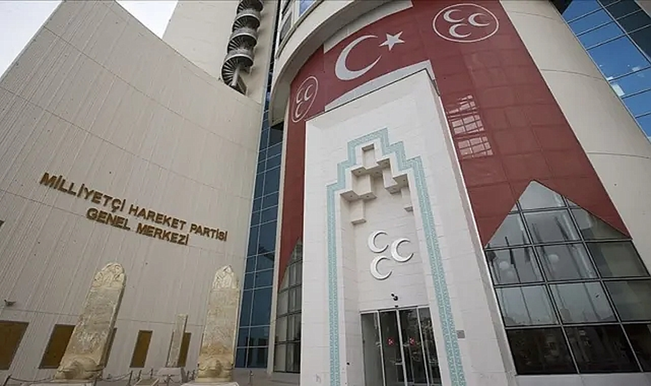 MHP Burdur’da 8 İlçe Başkanı İstifa Etti