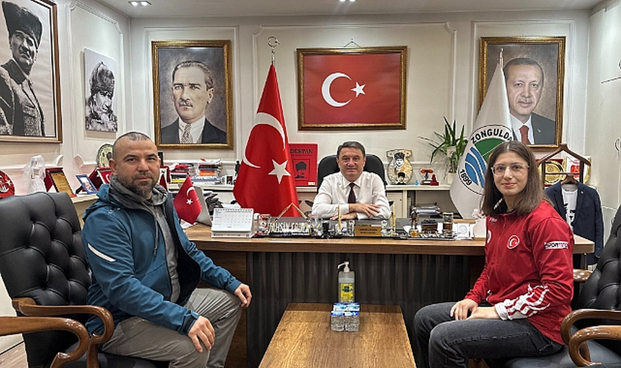Milli Sporcu Sude Nur Basancı'dan Zonguldak Belediye Başkanı Tahsin Erdem'e Ziyaret