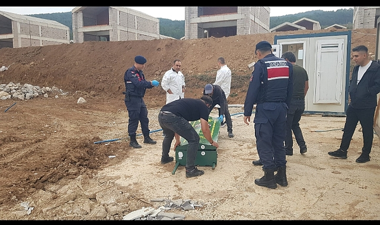 Şantiye banyosunda kahreden ölüm
