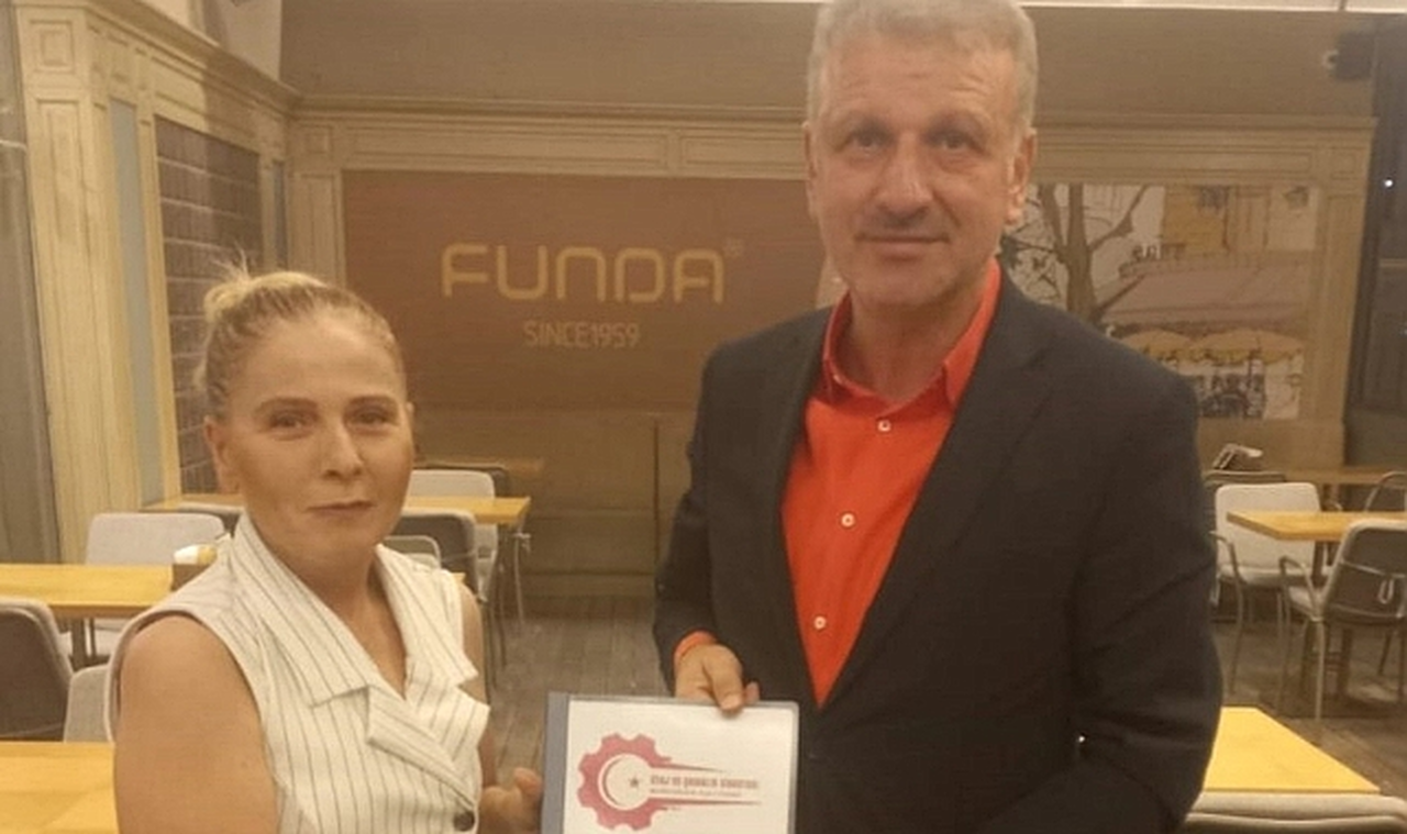 Staj ve Çıraklık Sigortası Mağdurları'nın Dosyası Cumhurbaşkanı Yardımcısı'na İletildi