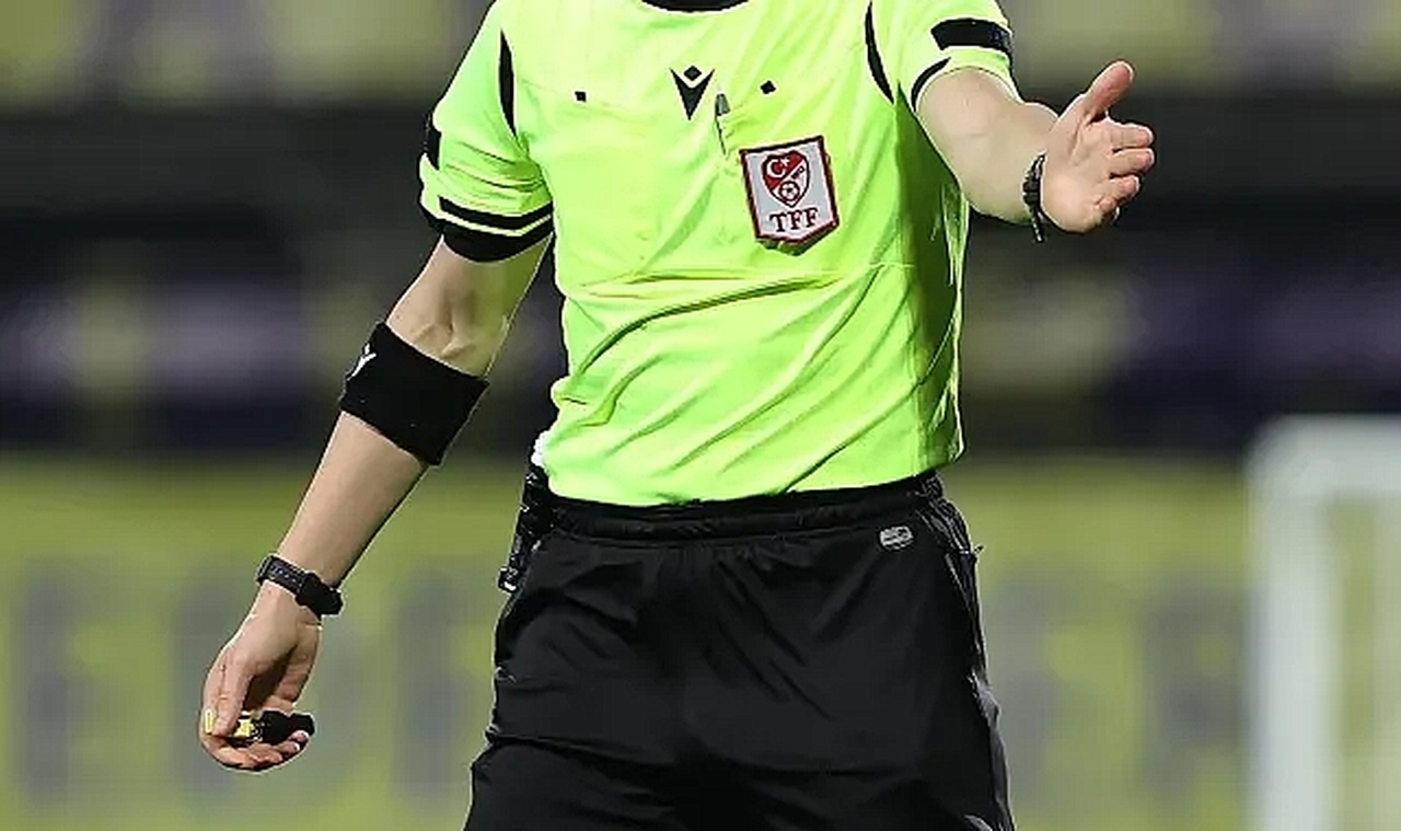 Zonguldakspor FK-Kırıkkale FK maçının hakemi Emre Küçük oldu
