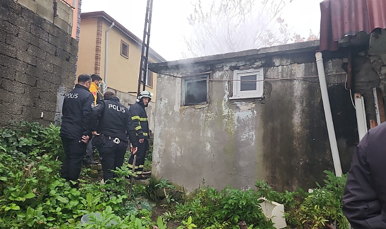 71 yaşındaki adam, çıkan yangında hayatını kaybetti