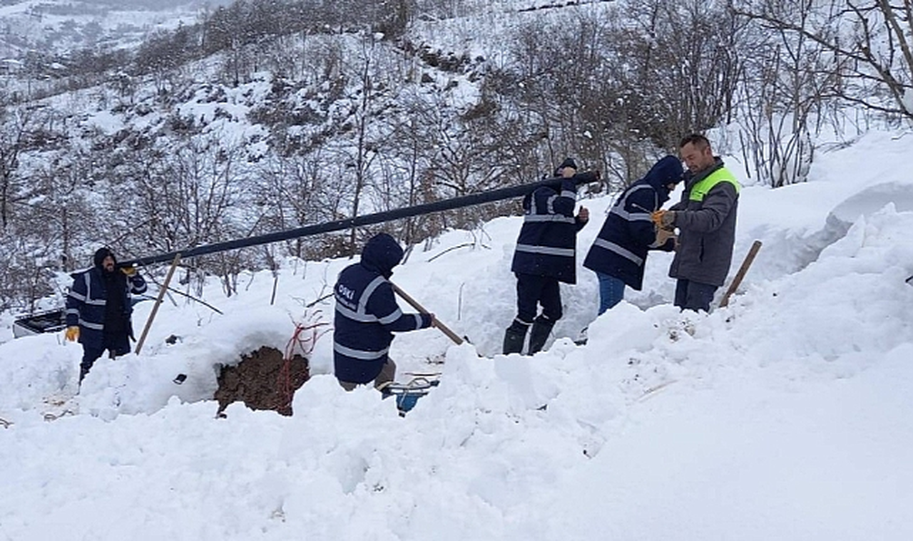 Büyükşehir, Kar ve Kışa Rağmen Çalışmalara Devam Ediyor