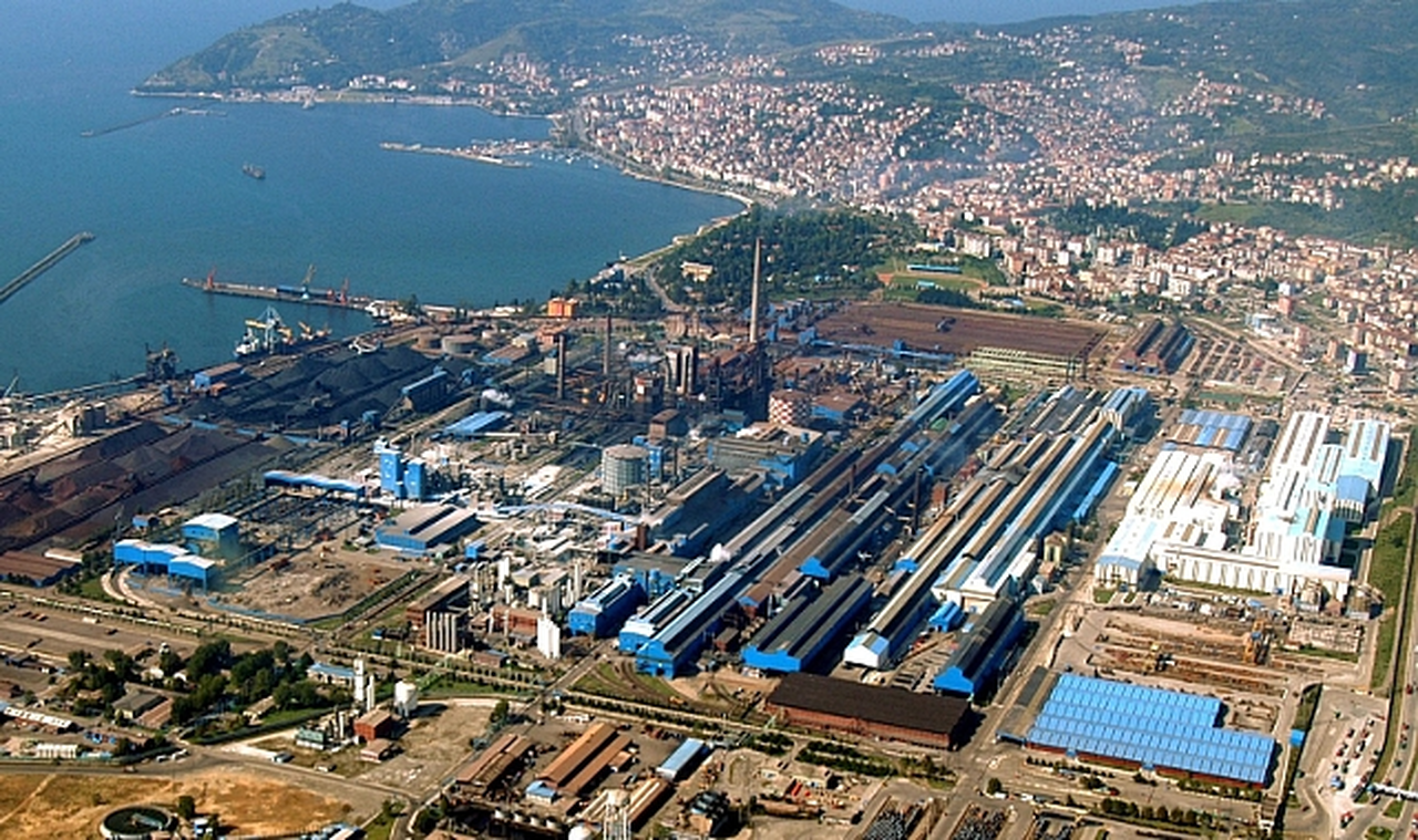 Erdemir'de Tren İşçi Servisine Çarptı: 15 Yaralı