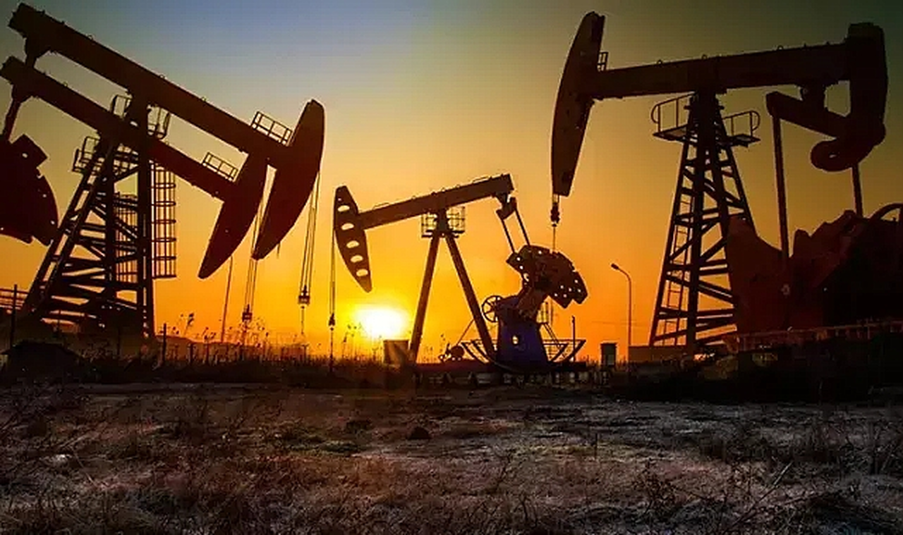 Orta Doğu Ateşkesine Dair Beklentiler ve FED Faiz Kararları Petrol Fiyatlarını Etkiliyor