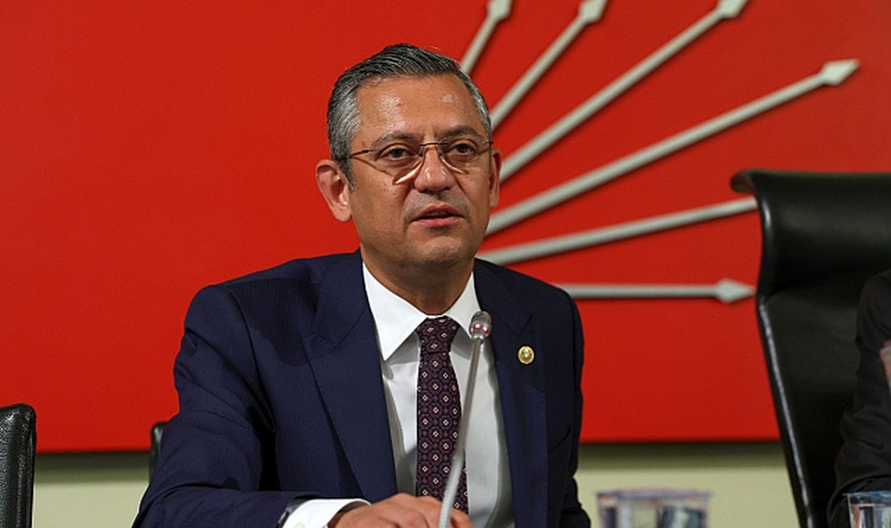 Özgür Özel’den Mahmut Arıkan’a Tebrik Mesajı